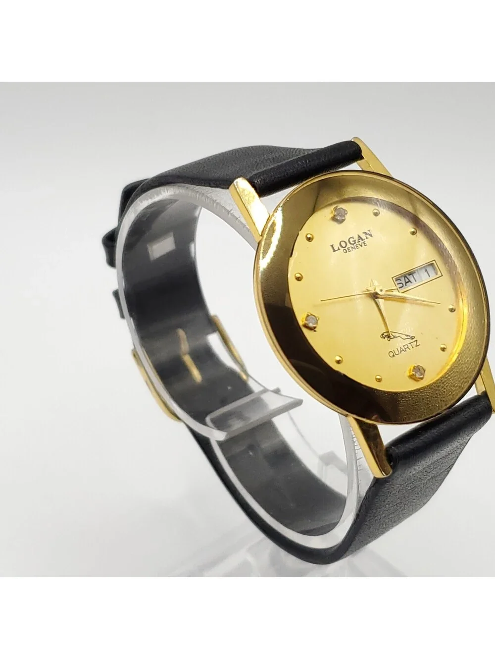 Logan Geneve Quartz Gold Tone Day/Date Dial Watch Women 32mm New Battery